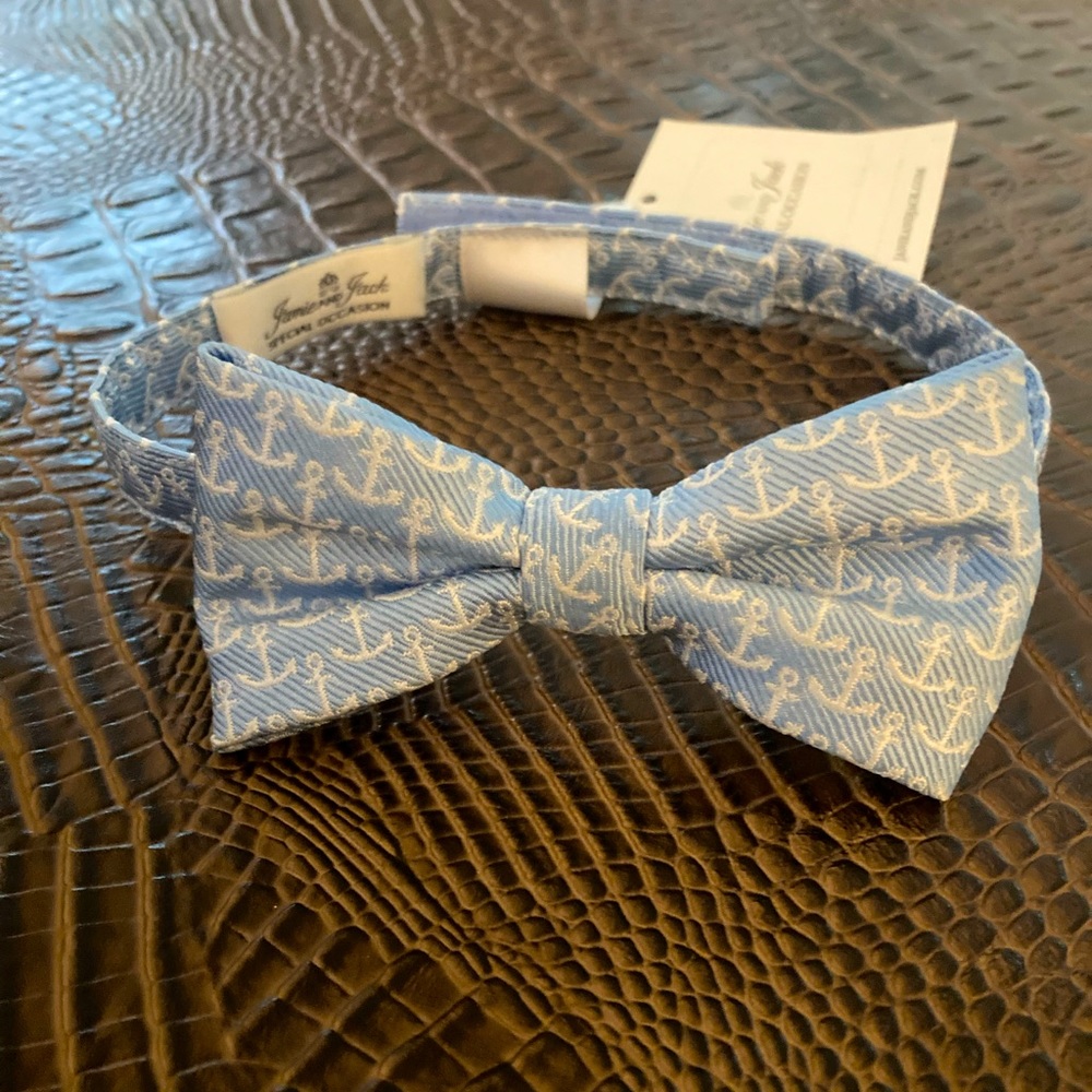 Little boys bow tie